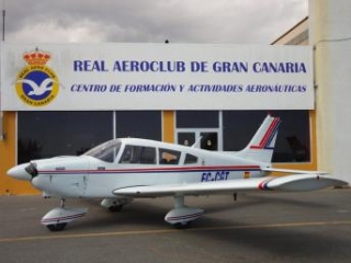 Aeroclub y avioneta.JPG